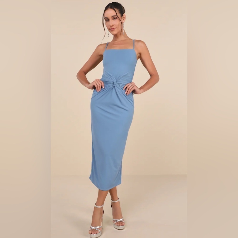 NWT Lulu's Blue Ruched Midi Dress